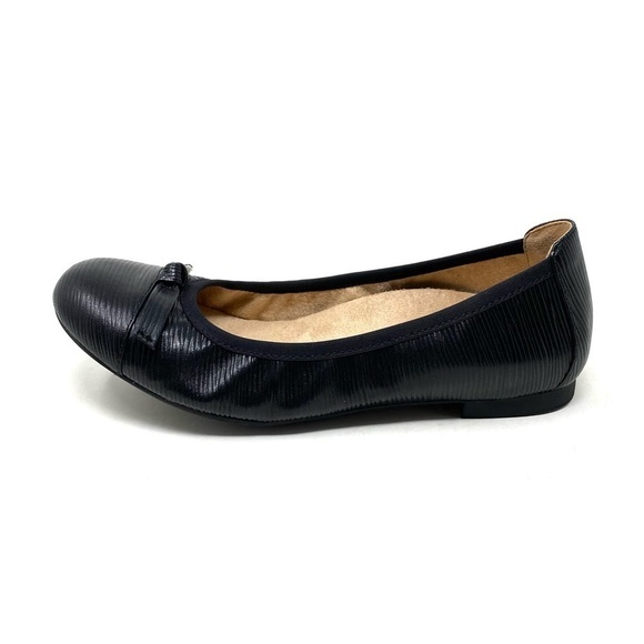 Vionic Black Wavy Leather Amorie Ballet Bow Flats - Picture 1 of 7